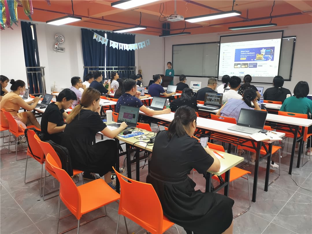 Staff  Training (4)